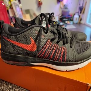 Nike Air Max Effort TR Amp Ohio State Buckeyes Size 7